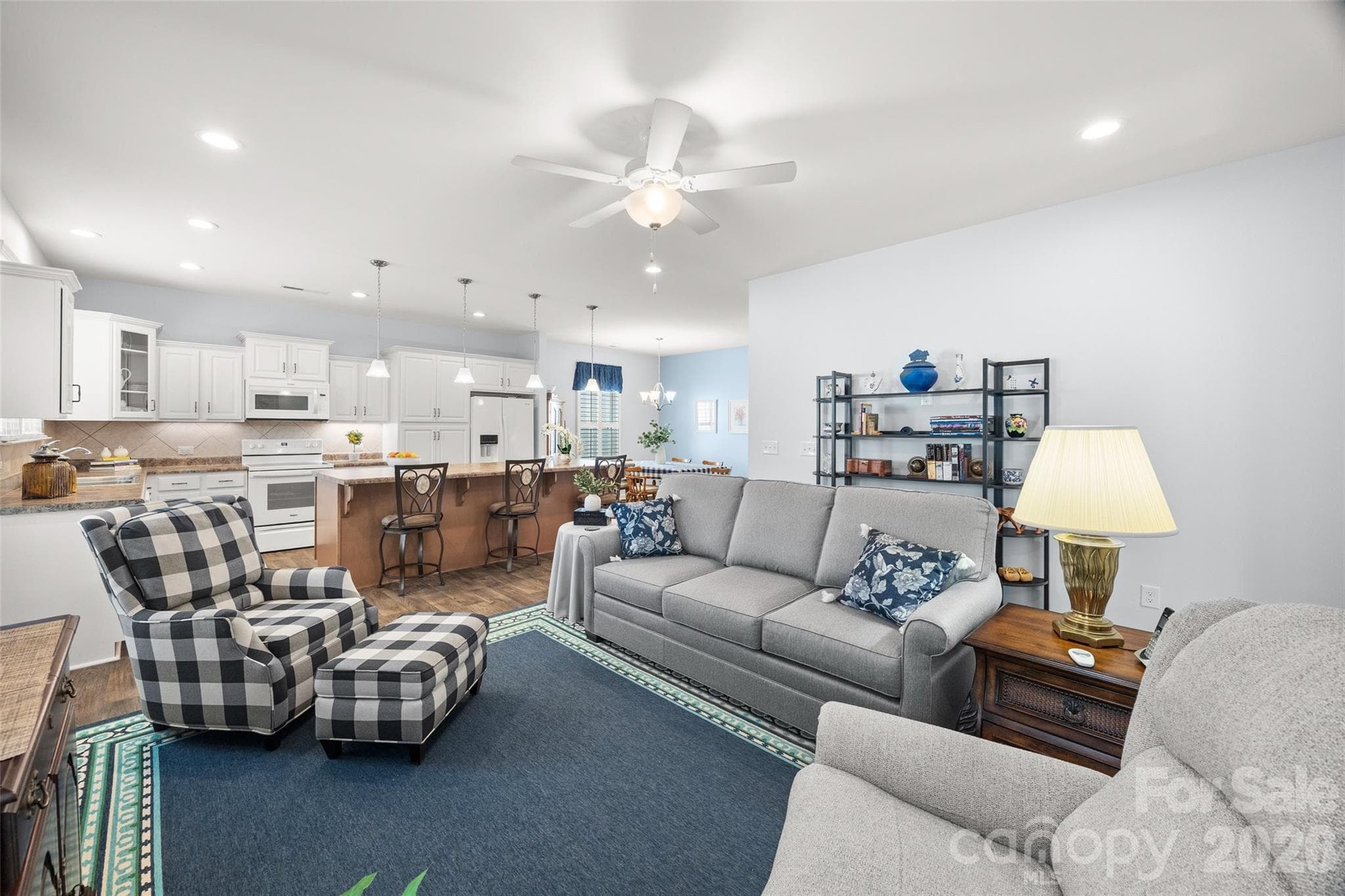 Living room - 22444 Gateway Drive, Lancaster