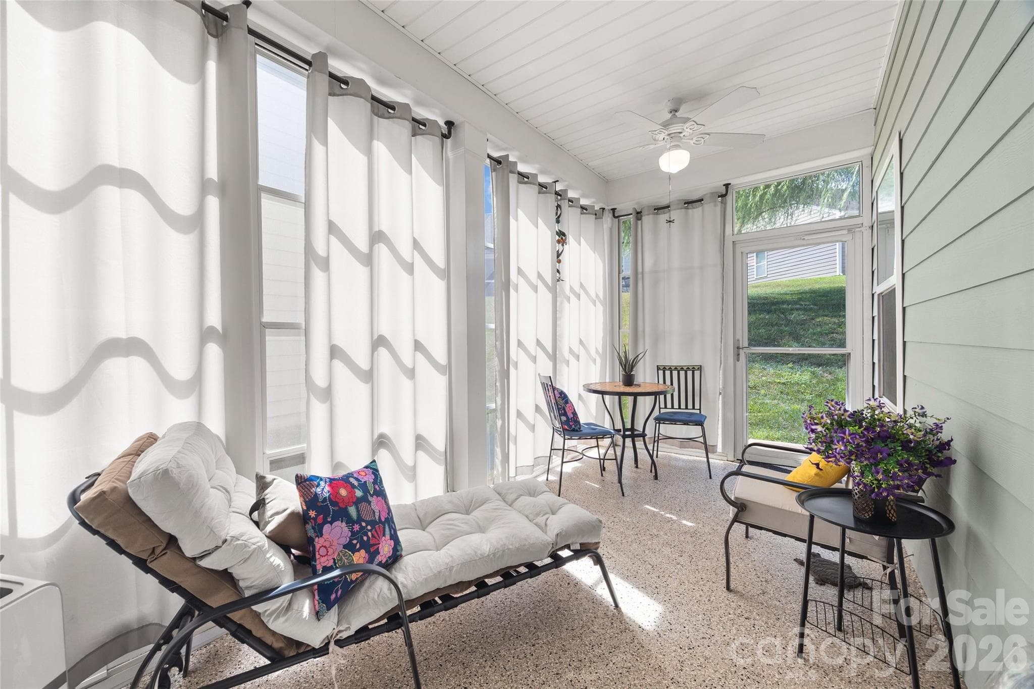 Sunroom at back of home - 22444 Gateway Drive, Lancaster