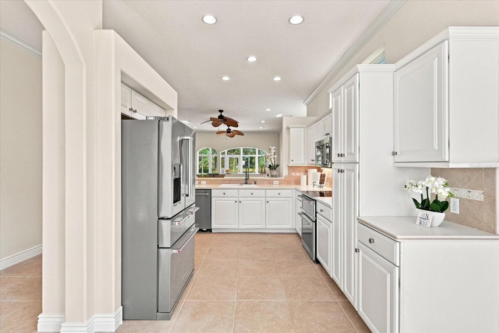 Single Family Residence at 10209 SILVERADO CIR, LAKEWOOD RANCH, photo 13 of 61