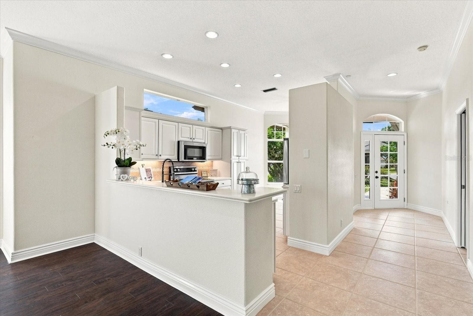 Single Family Residence at 10209 SILVERADO CIR, LAKEWOOD RANCH, photo 14 of 61