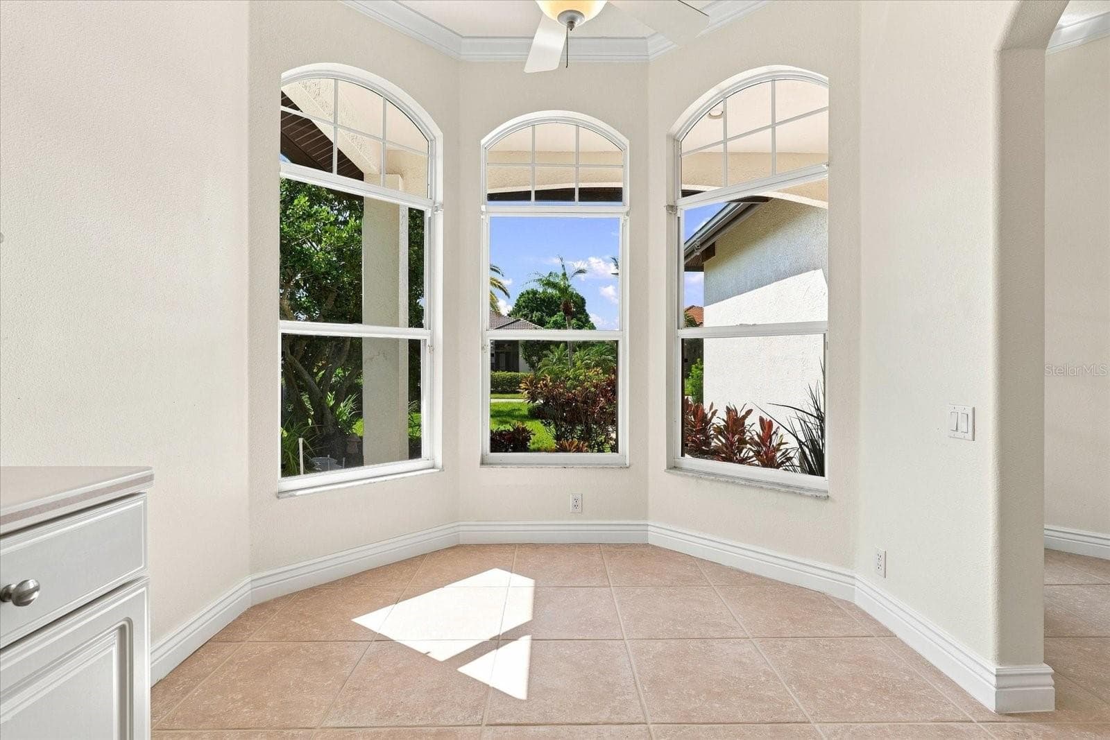 Single Family Residence at 10209 SILVERADO CIR, LAKEWOOD RANCH, photo 15 of 61
