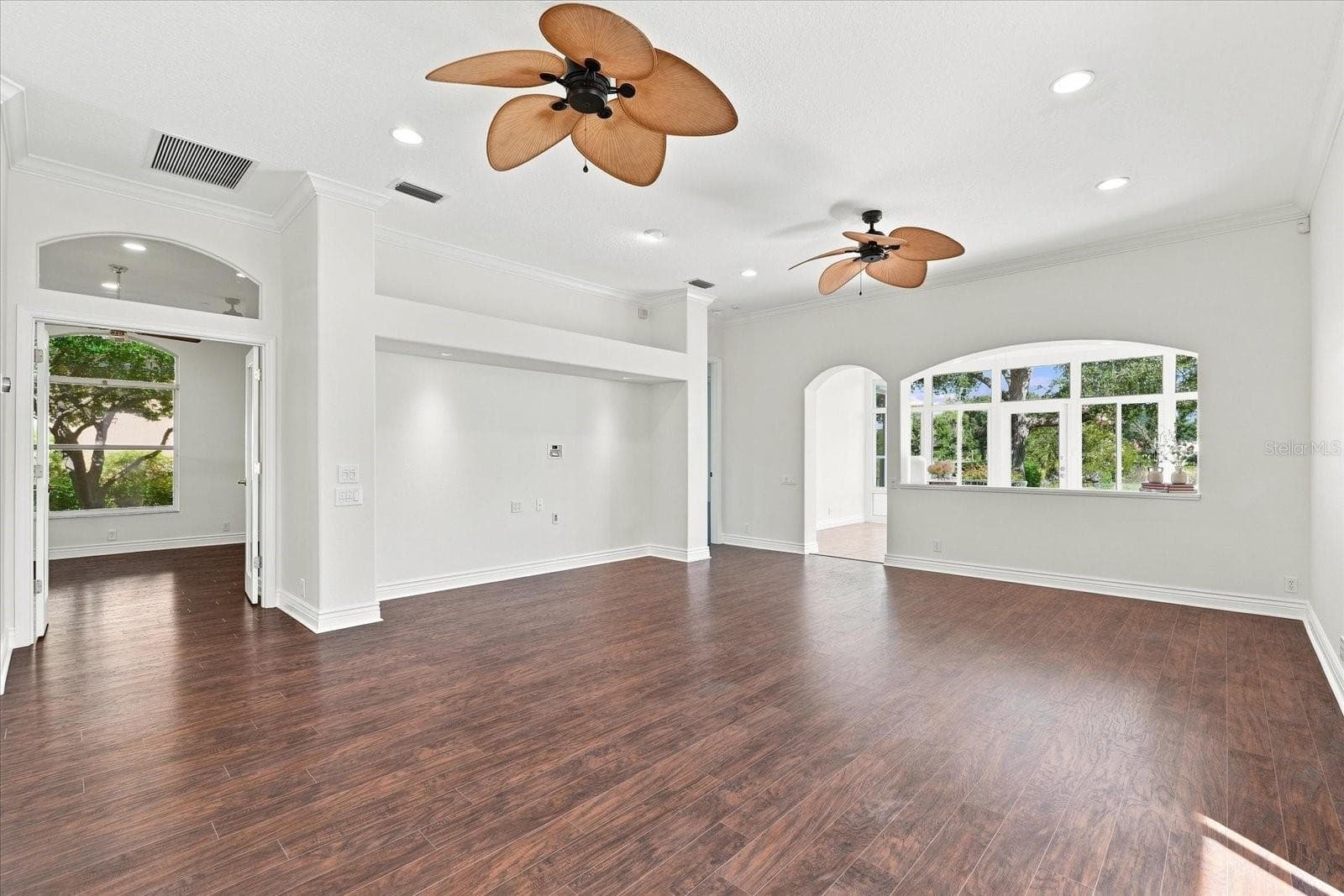 Single Family Residence at 10209 SILVERADO CIR, LAKEWOOD RANCH, photo 17 of 61