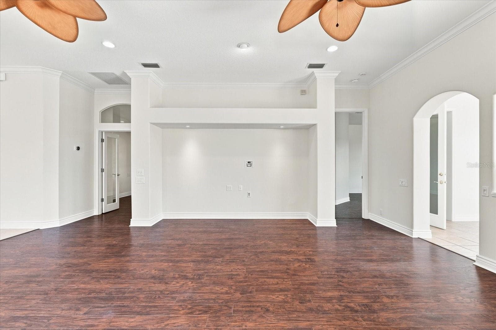 Single Family Residence at 10209 SILVERADO CIR, LAKEWOOD RANCH, photo 18 of 61