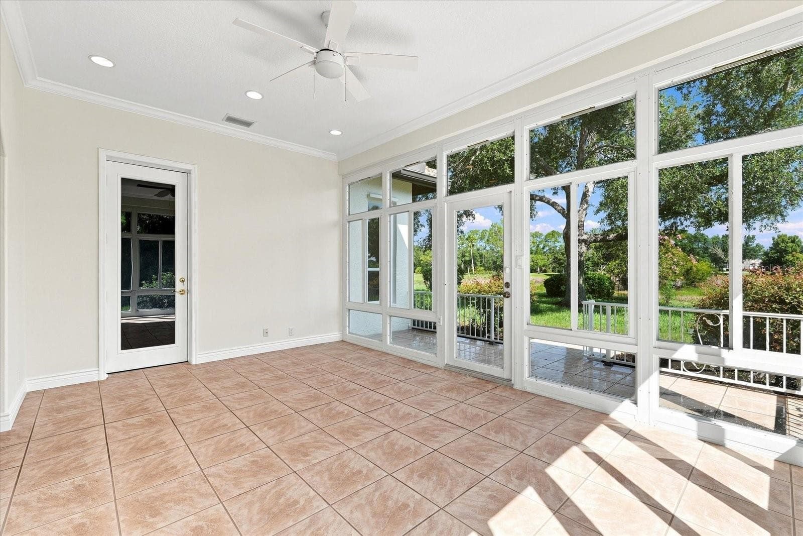 Single Family Residence at 10209 SILVERADO CIR, LAKEWOOD RANCH, photo 22 of 61