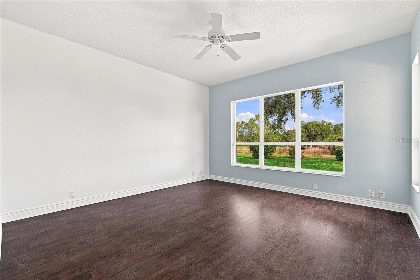 Single Family Residence at 10209 SILVERADO CIR, LAKEWOOD RANCH, photo 24 of 61