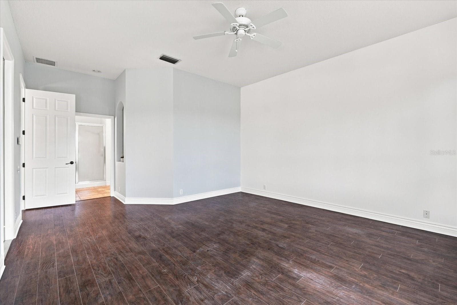 Single Family Residence at 10209 SILVERADO CIR, LAKEWOOD RANCH, photo 27 of 61