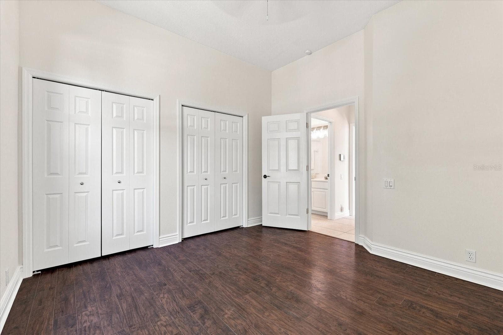 Single Family Residence at 10209 SILVERADO CIR, LAKEWOOD RANCH, photo 35 of 61