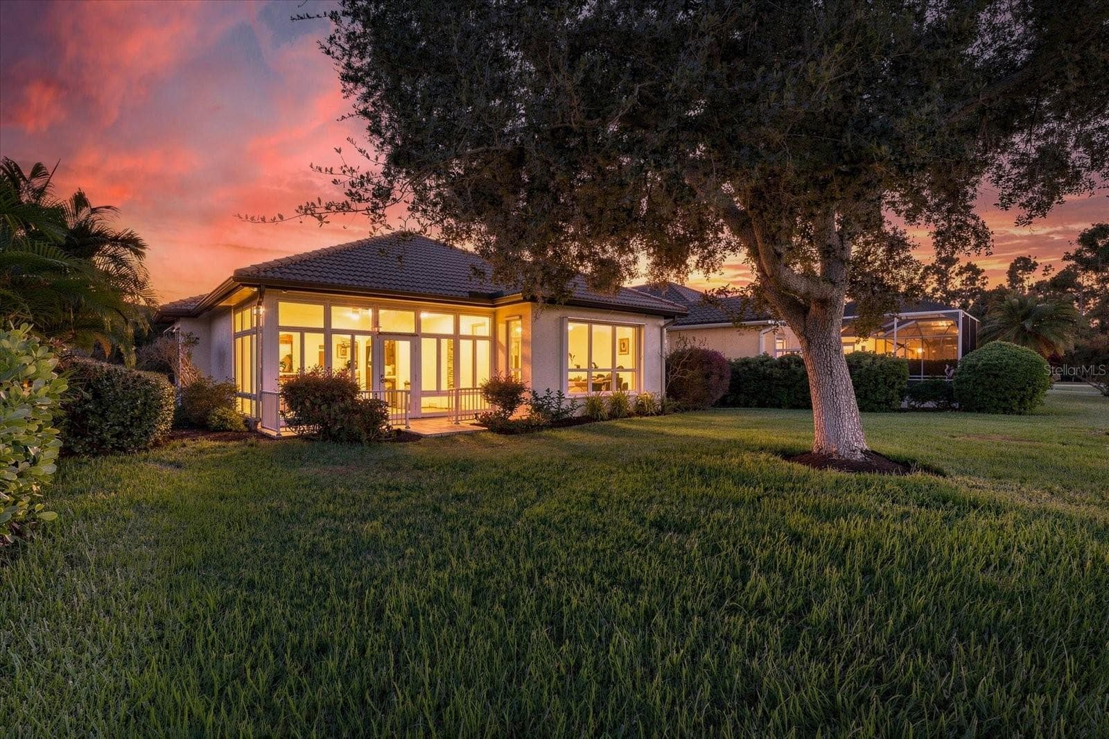 Single Family Residence at 10209 SILVERADO CIR, LAKEWOOD RANCH, photo 38 of 61