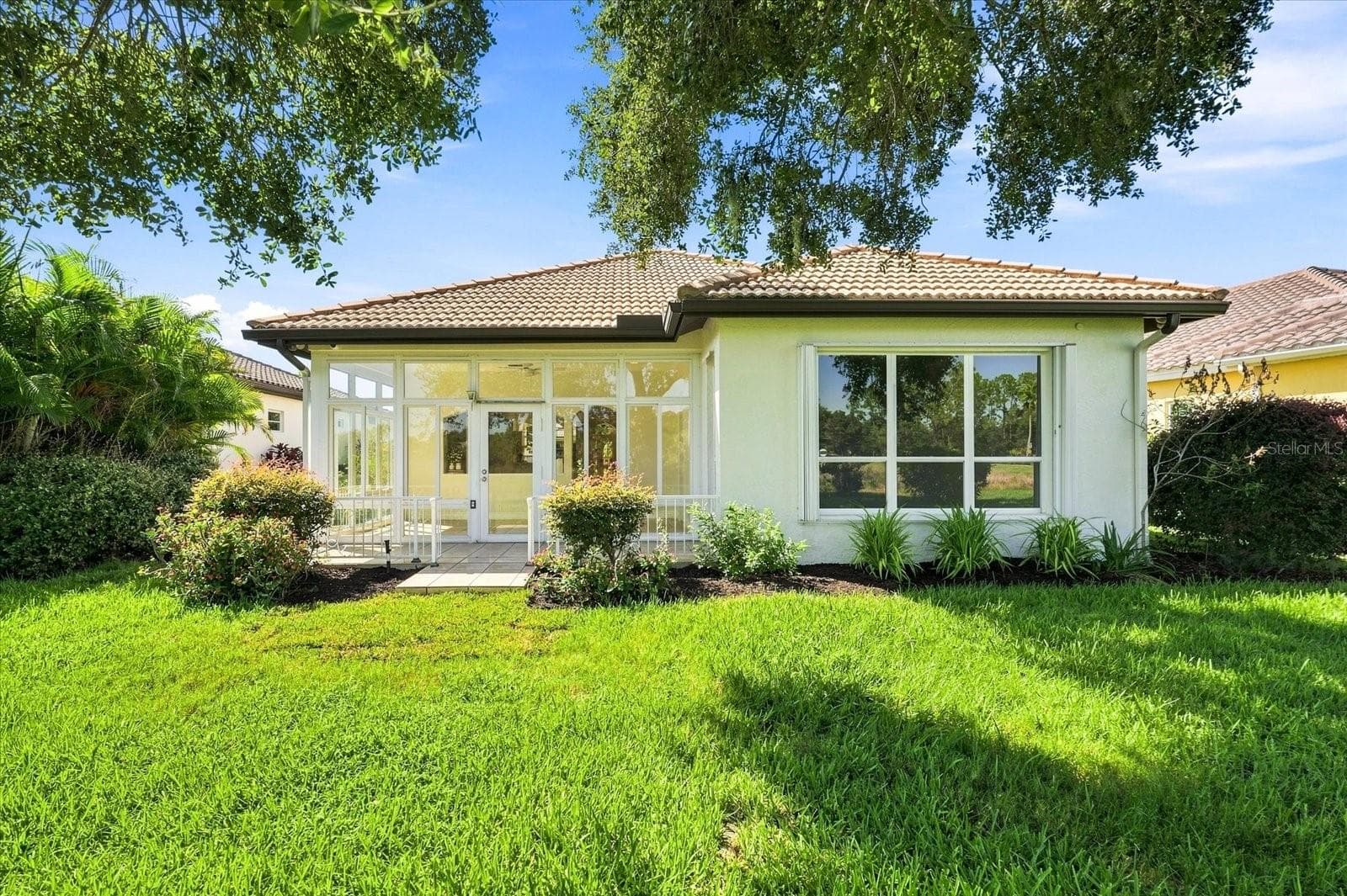 Single Family Residence at 10209 SILVERADO CIR, LAKEWOOD RANCH, photo 40 of 61