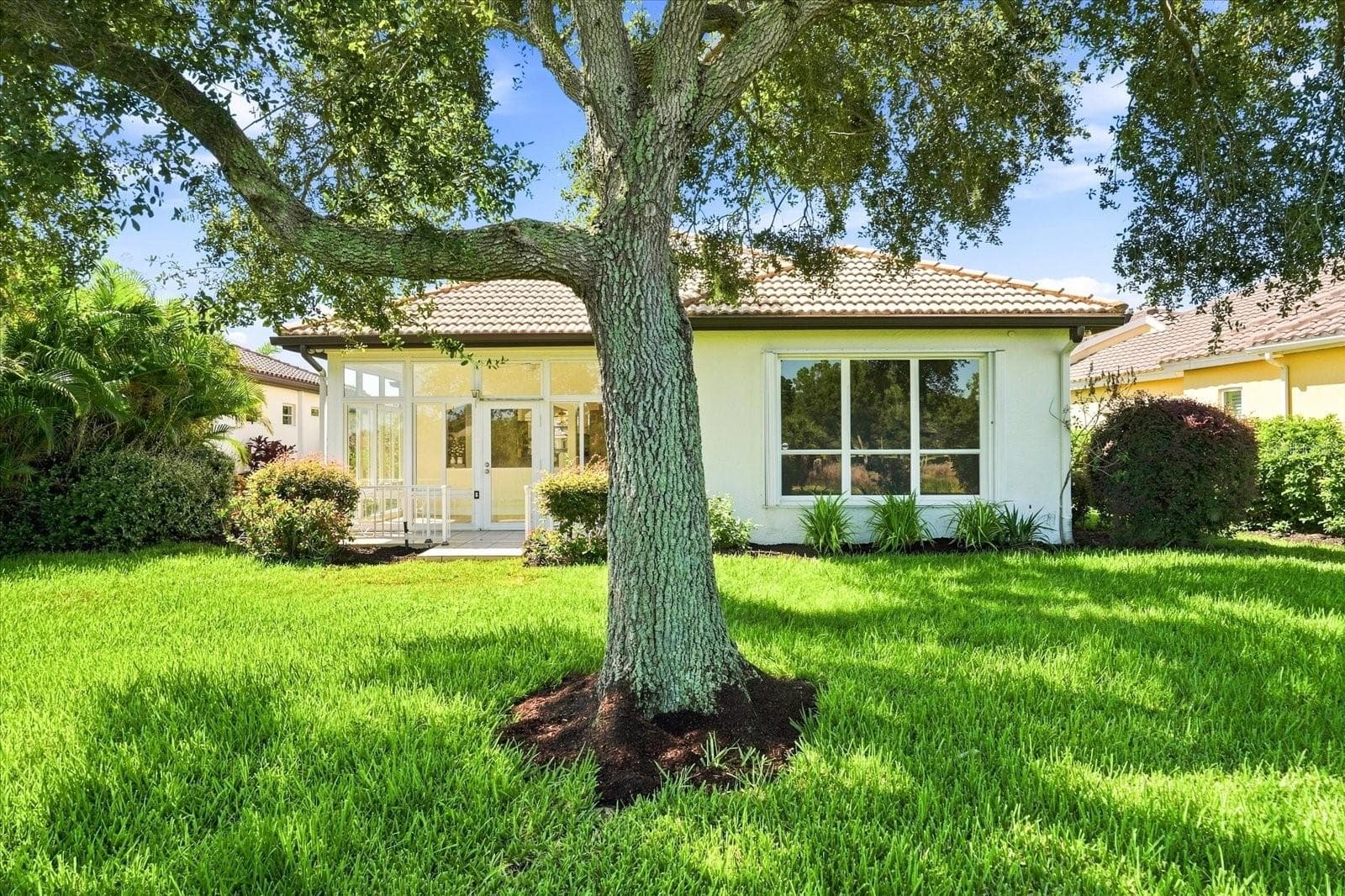 Single Family Residence at 10209 SILVERADO CIR, LAKEWOOD RANCH, photo 42 of 61