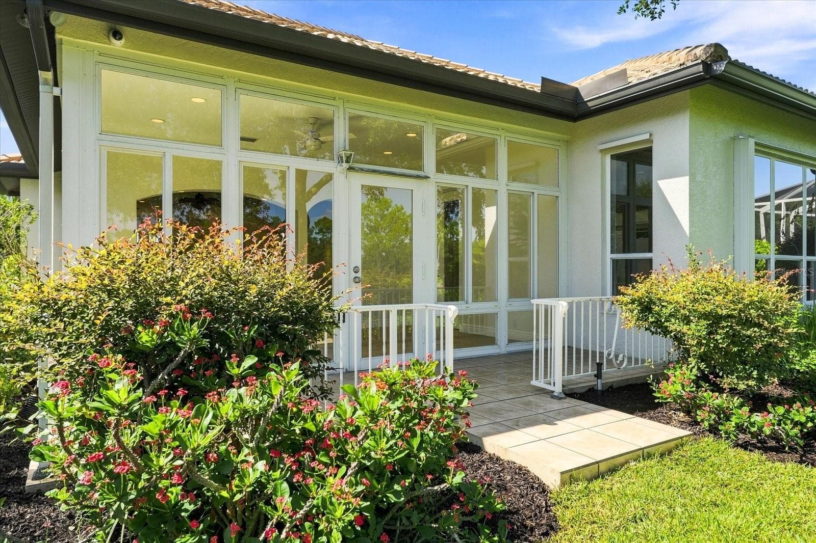 Single Family Residence at 10209 SILVERADO CIR, LAKEWOOD RANCH, photo 44 of 61