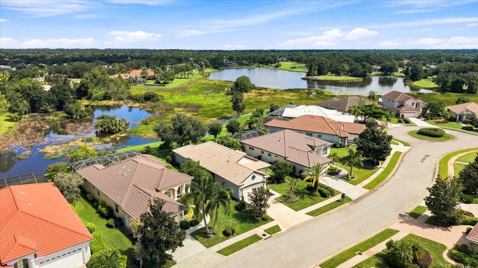 Single Family Residence at 10209 SILVERADO CIR, LAKEWOOD RANCH, photo 49 of 61