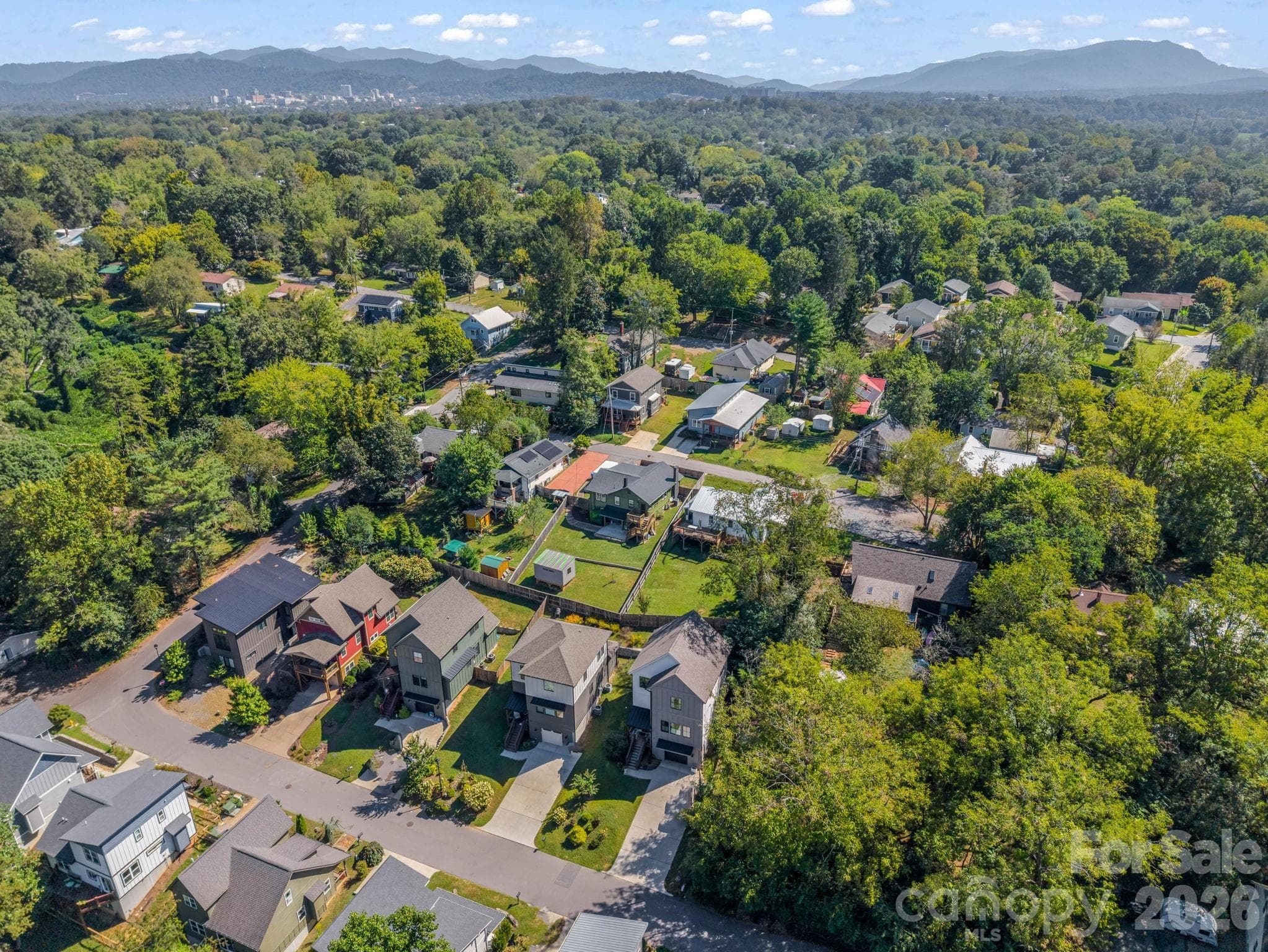 UNBEATABLE walkable location - 10 Dale Street, Asheville