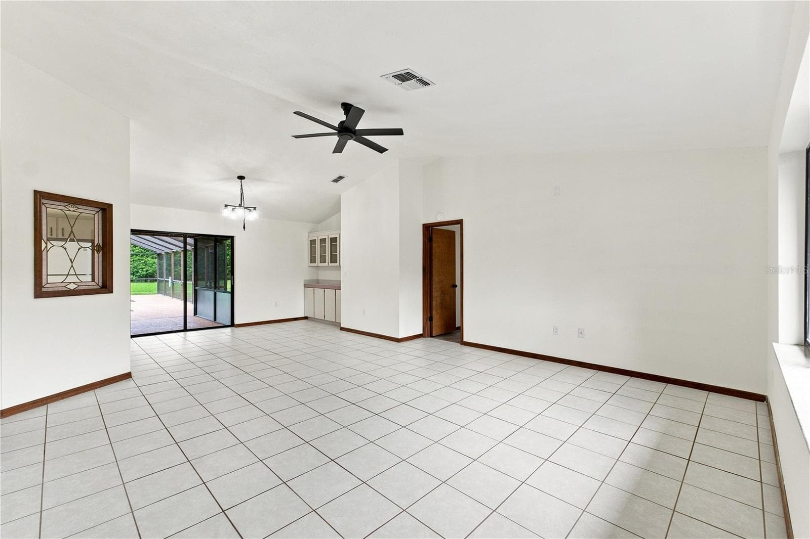 LIVING ROOM - 15125 WILLOWOOD LN, SPRING HILL