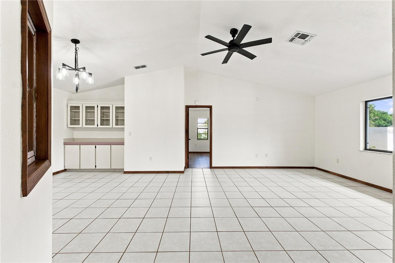 LIVING ROOM - 15125 WILLOWOOD LN, SPRING HILL