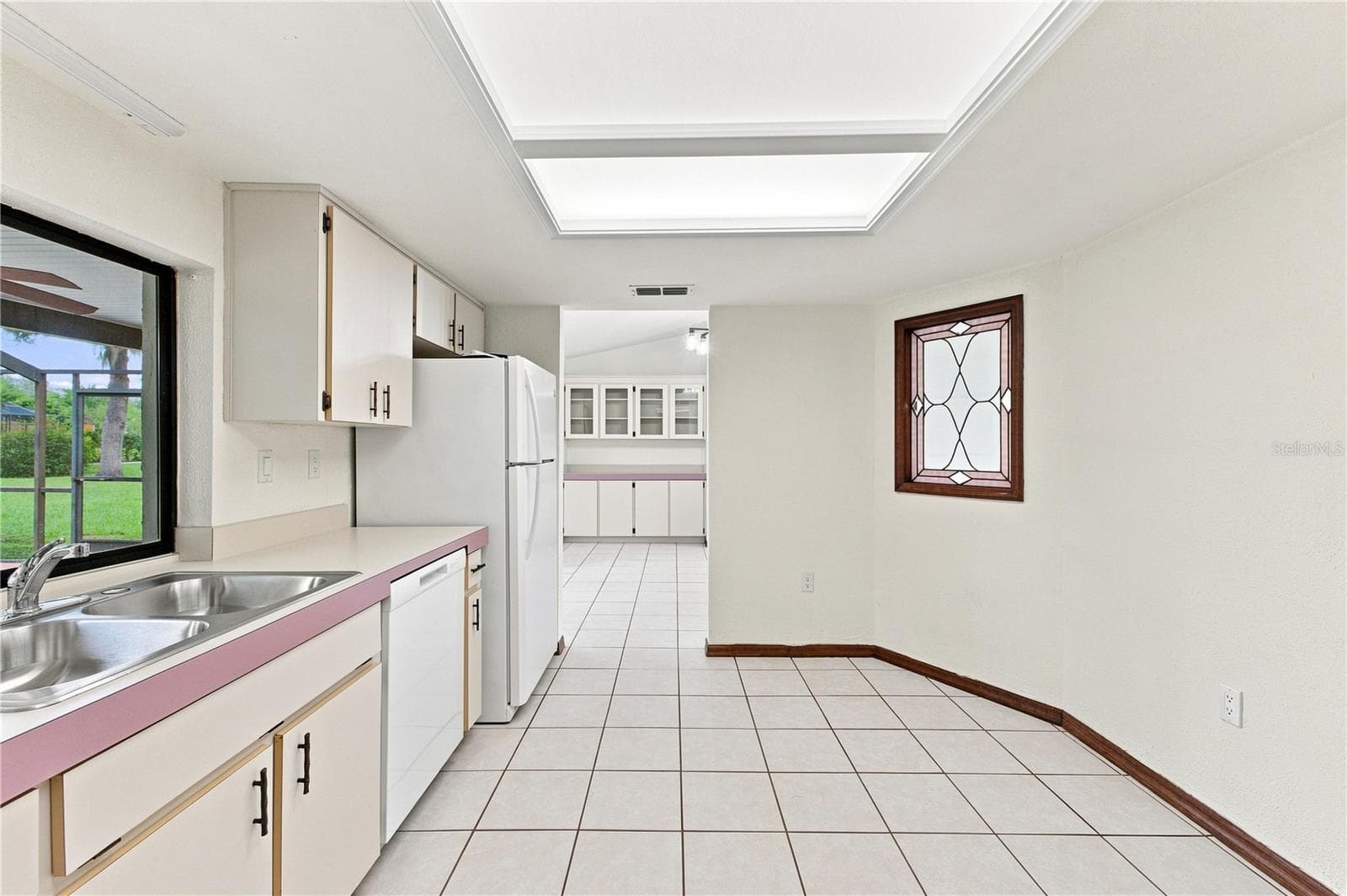 KITCHEN - 15125 WILLOWOOD LN, SPRING HILL