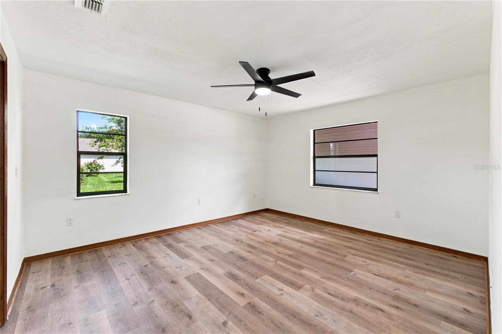 PRRIMARY SUITE - 15125 WILLOWOOD LN, SPRING HILL