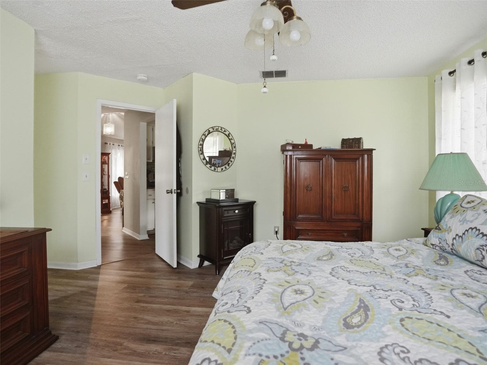 Single Family Residence at 24088 EPPLEY DR, BROOKSVILLE, photo 17 of 42
