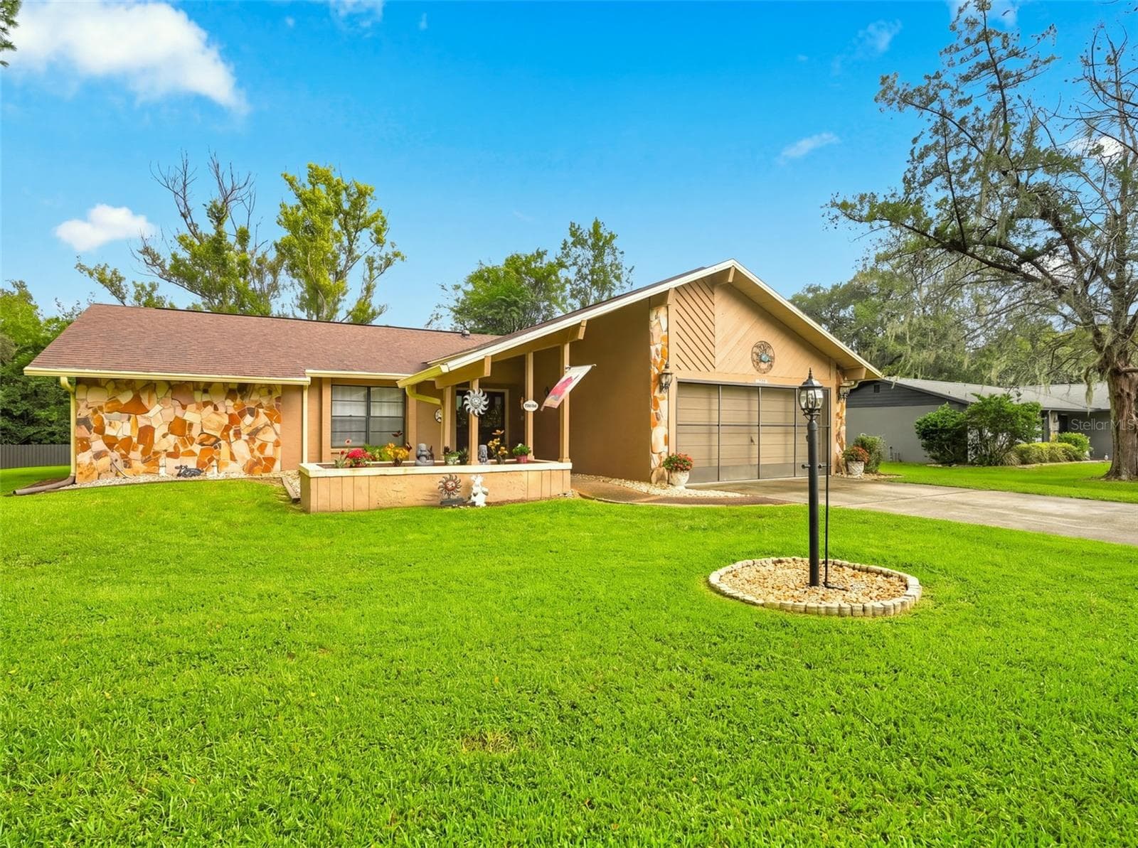 Single Family Residence at 24088 EPPLEY DR, BROOKSVILLE, photo 33 of 42