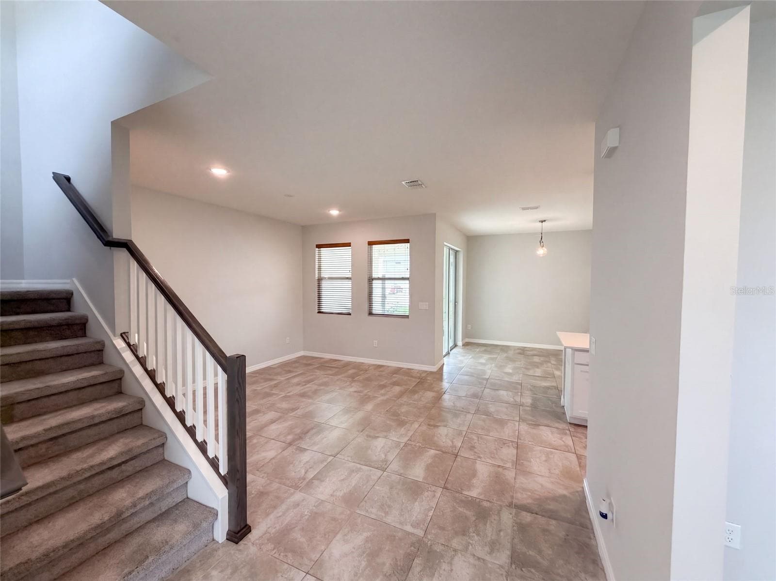 Single Family Residence at 11945 GLOBE ST, ORLANDO, photo 3 of 33