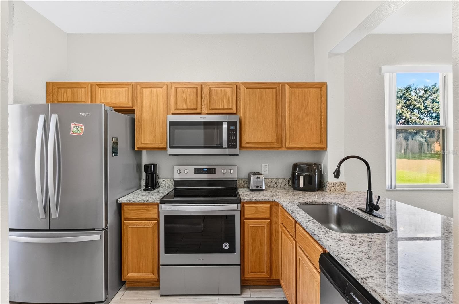 Townhouse at 154 BERGAMO DR, DAVENPORT, photo 6 of 41