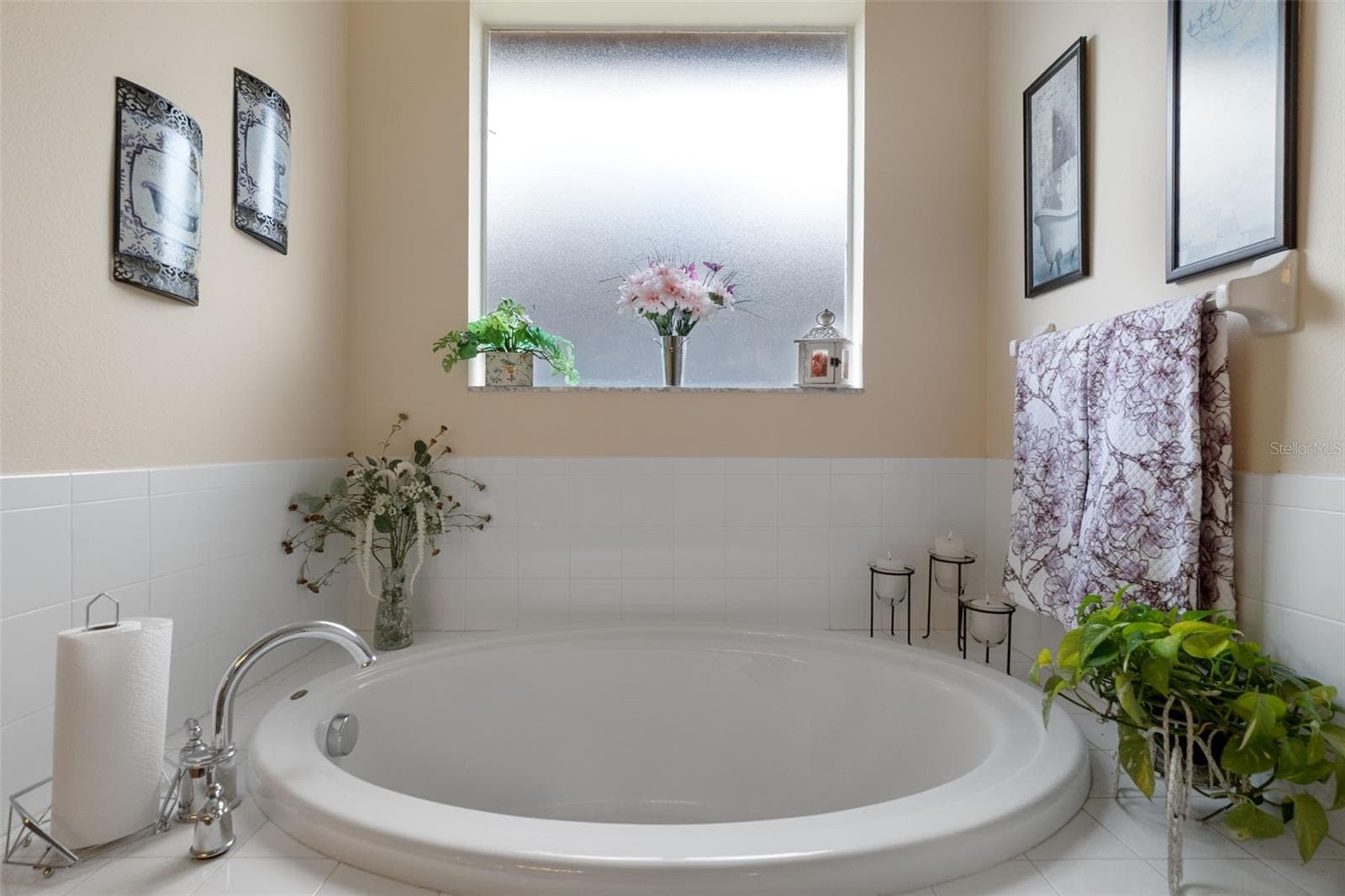 Wonderful Garden Tub in the Master Bathroom - 14056 LEYBOURNE WAY, SPRING HILL