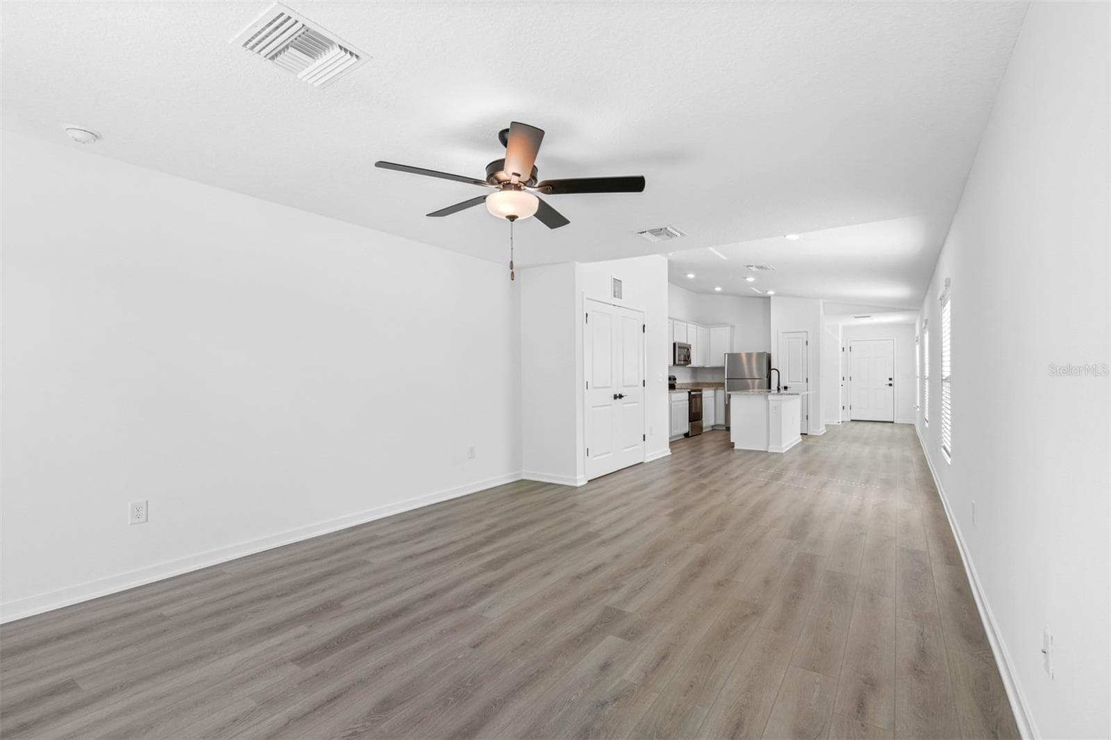 Single Family Residence at 7249 GREEN FERN DR, LAKELAND, photo 5 of 14