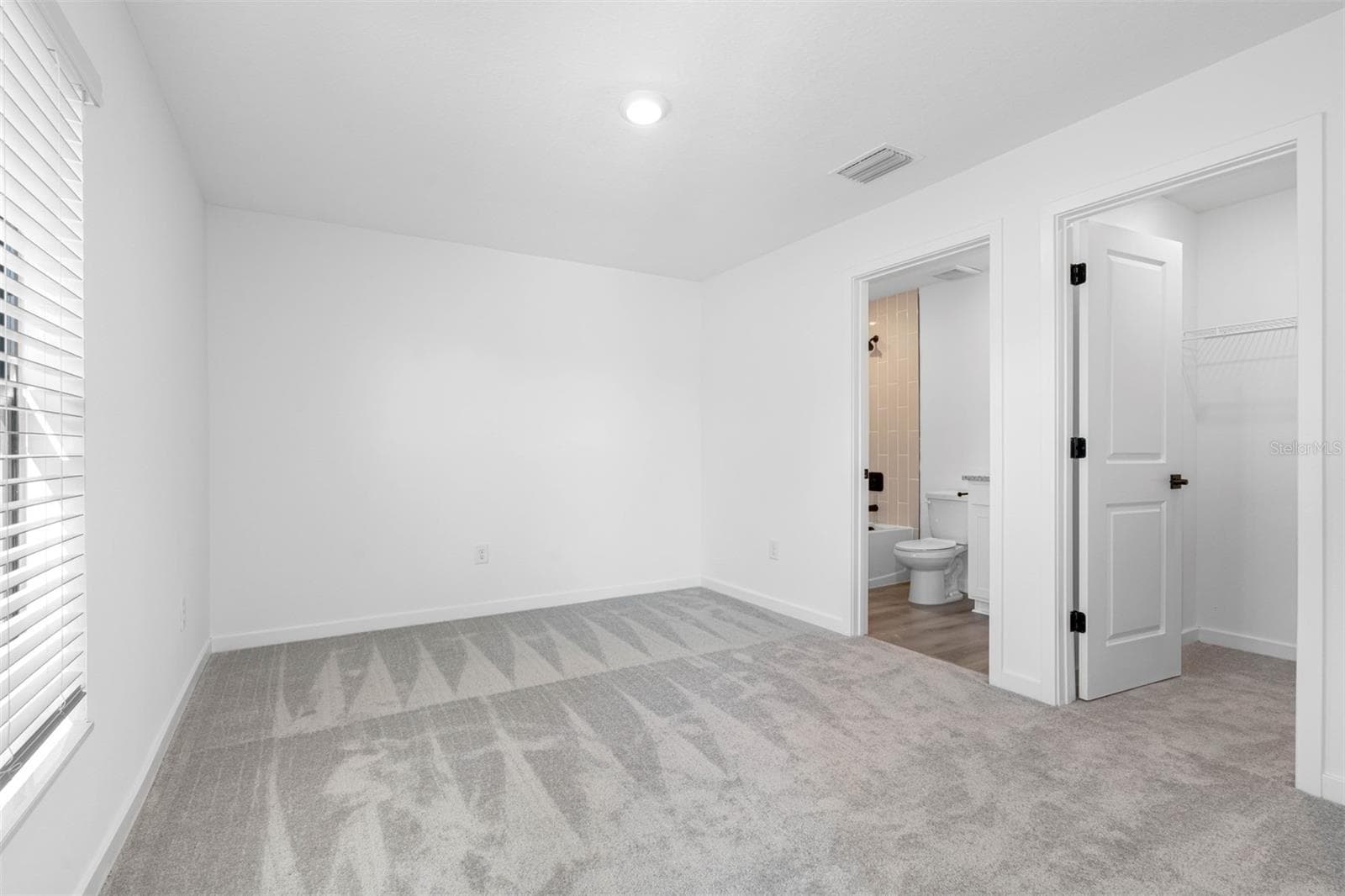 Single Family Residence at 7249 GREEN FERN DR, LAKELAND, photo 6 of 14
