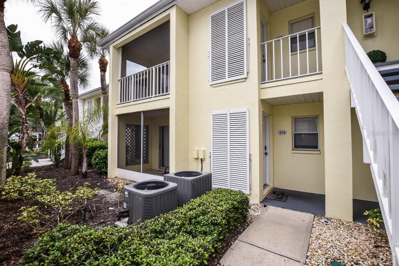 Front - 439 CERROMAR LN #310, VENICE