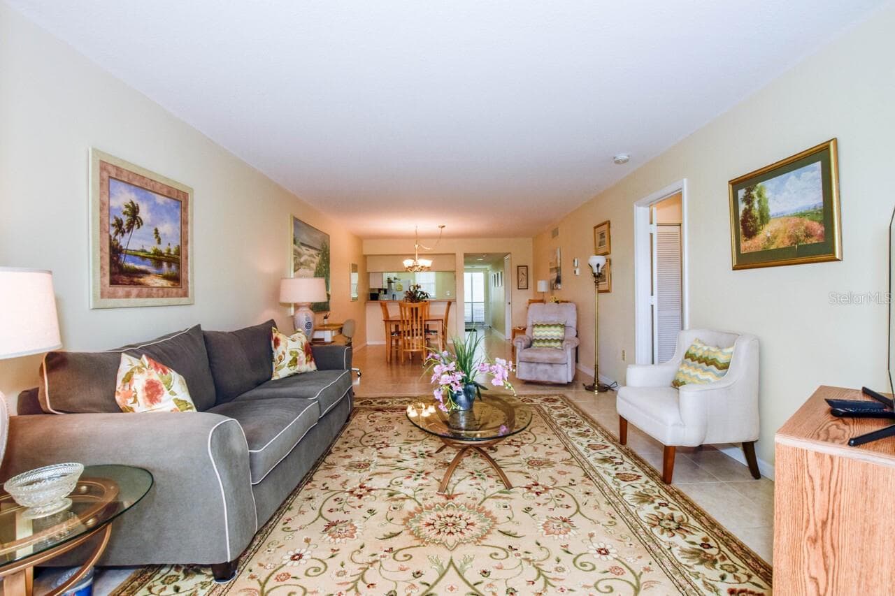 Living Room - 439 CERROMAR LN #310, VENICE