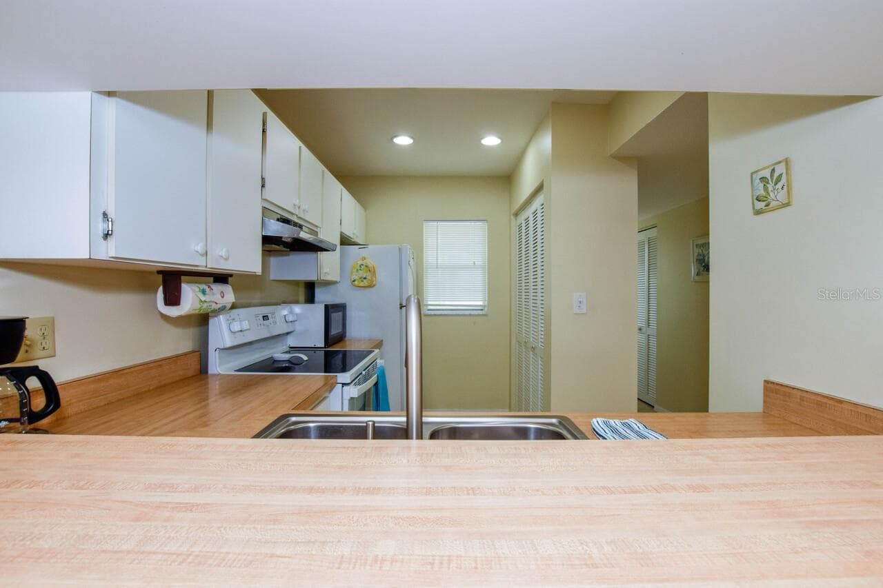 Kitchen - 439 CERROMAR LN #310, VENICE