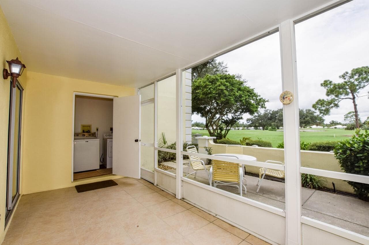Lanai - 439 CERROMAR LN #310, VENICE