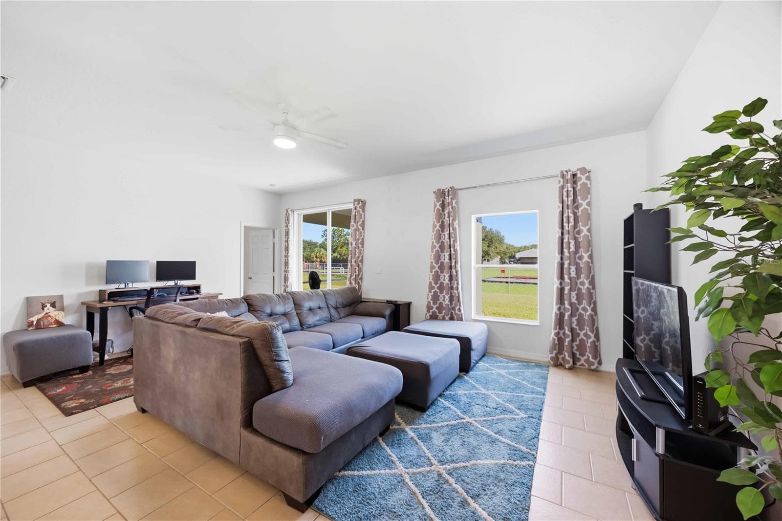 Lots of natural light - 1150 KNOTTY PINE AVE, NORTH PORT