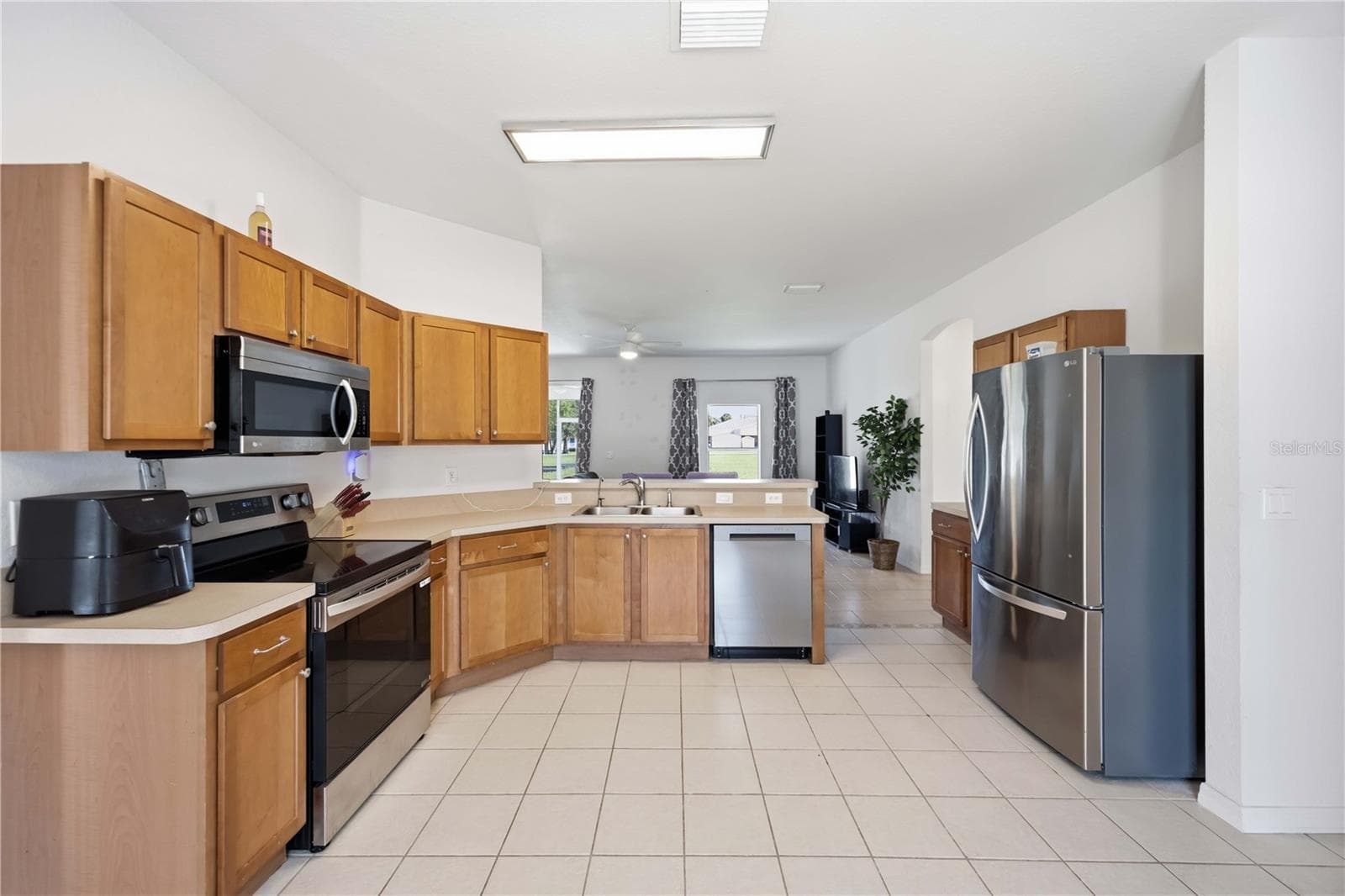 Tons of space - 1150 KNOTTY PINE AVE, NORTH PORT