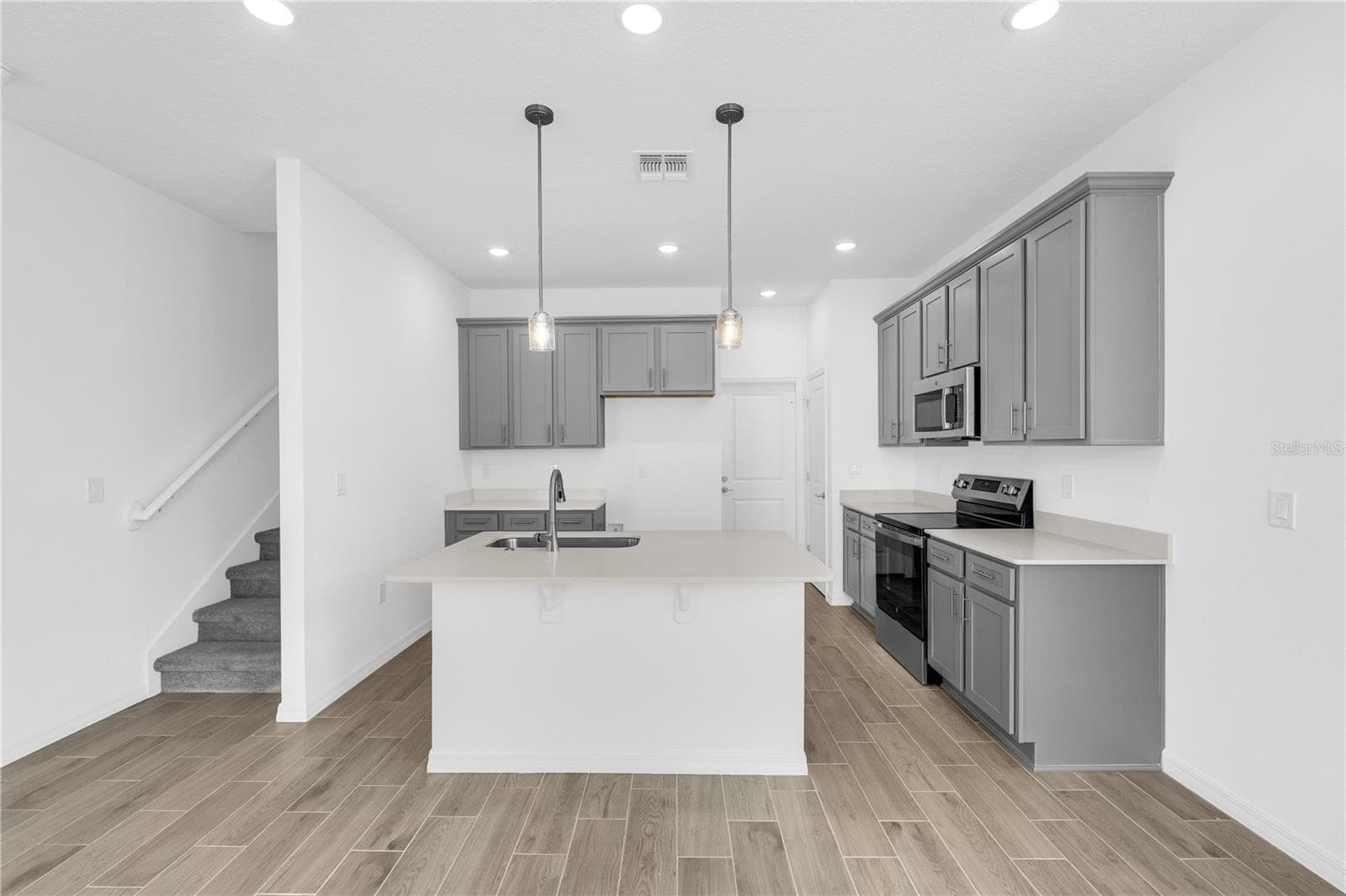 Single Family Residence at 906 CASTLEFORD AVE, PALM BAY, photo 13 of 46