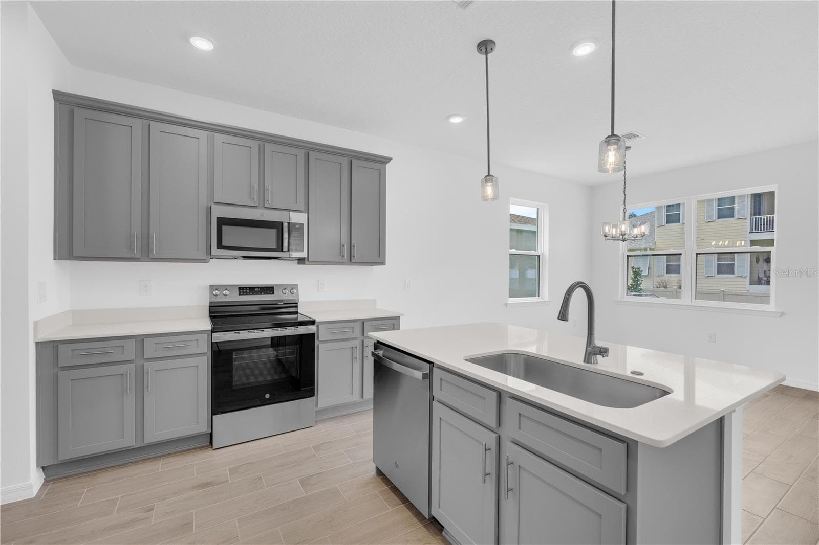 Single Family Residence at 906 CASTLEFORD AVE, PALM BAY, photo 15 of 46