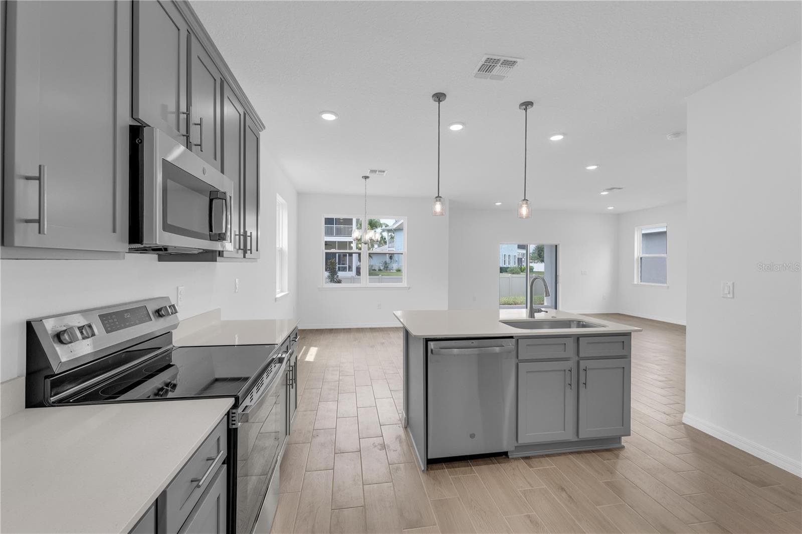 Single Family Residence at 906 CASTLEFORD AVE, PALM BAY, photo 16 of 46