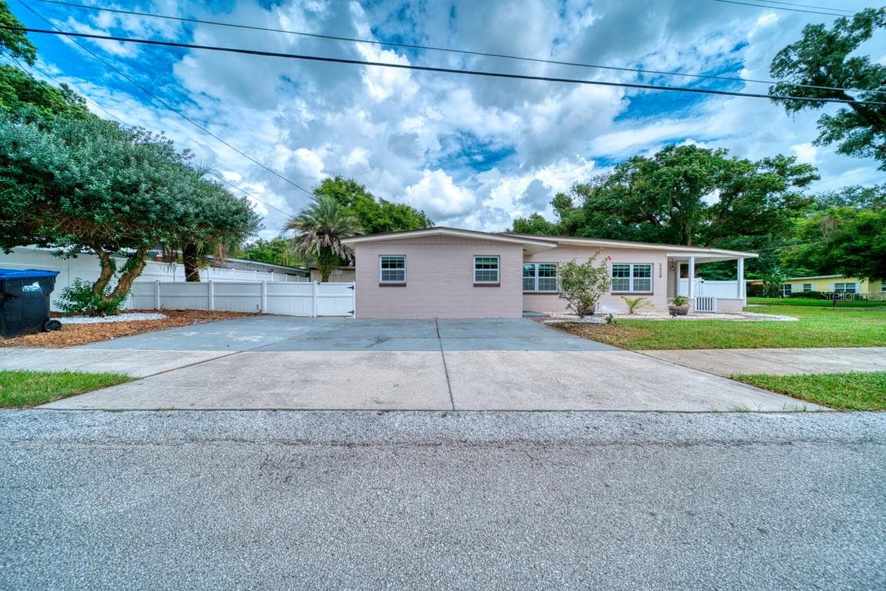 Single Family Residence at 3338 ONTARIO AVE, ORLANDO, photo 3 of 37