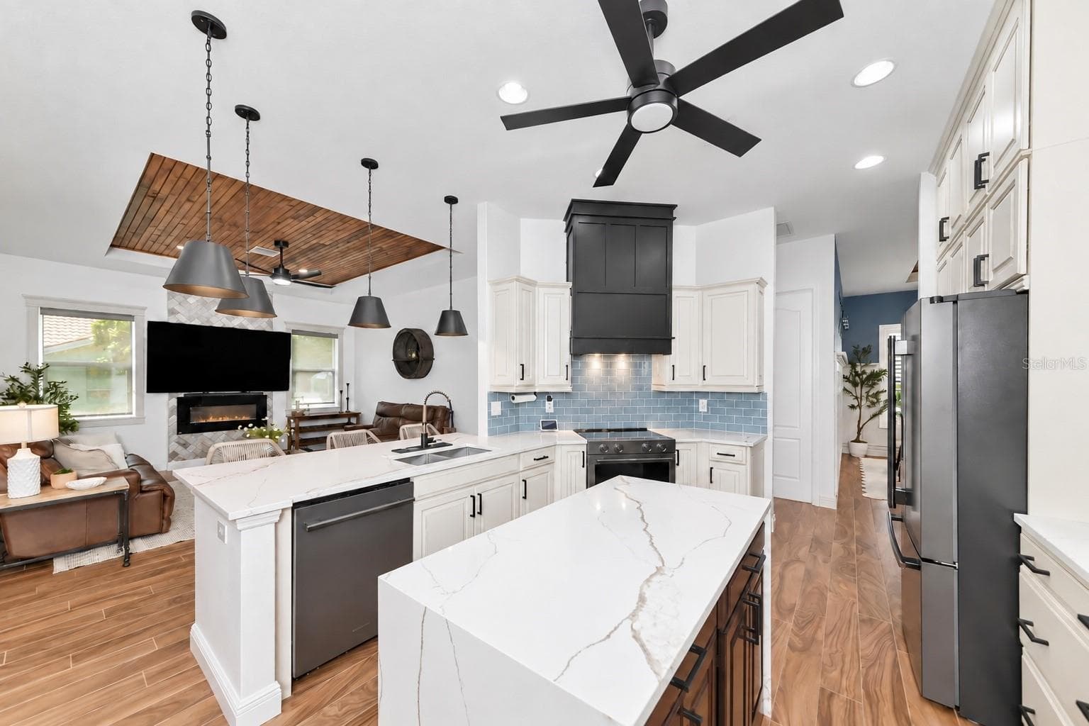 Single Family Residence at 1417 LANDVIEW LN, OSPREY, photo 12 of 82