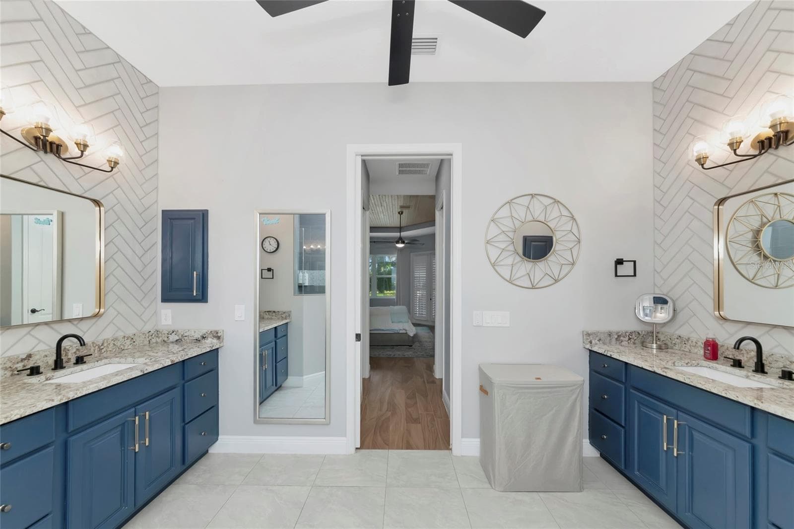 Single Family Residence at 1417 LANDVIEW LN, OSPREY, photo 25 of 82