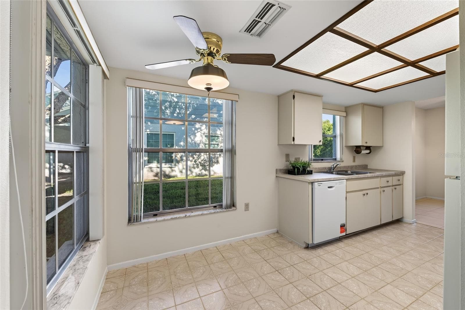 Breakfast Nook/Eat In Kitchen Area- 9545 Danville Court, #42, New Port Richey, FL 34655Wedgewood Village Condos in Heritage Lake - 9545 DANVILLE CT #42, NEW PORT RICHEY