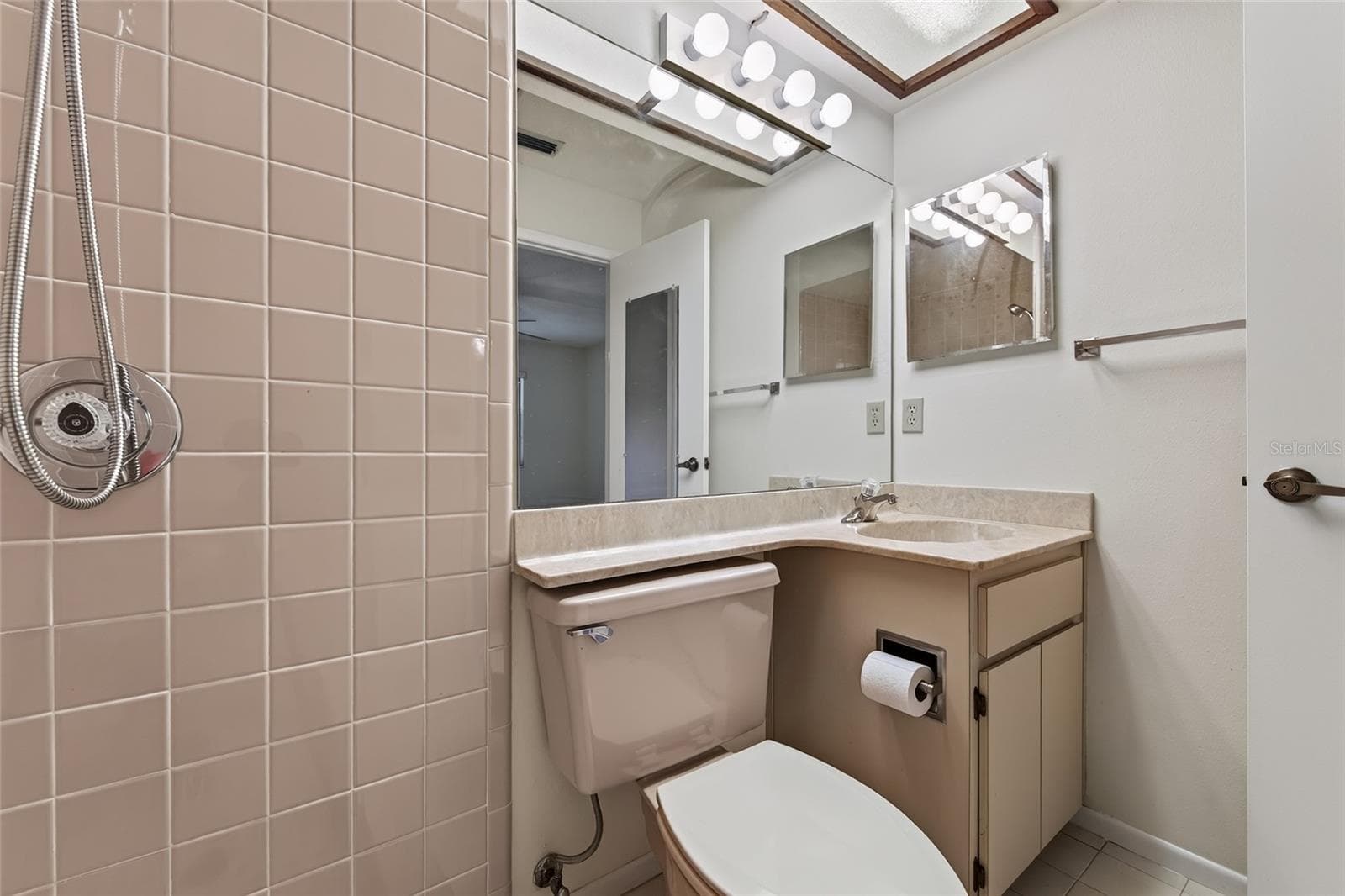 Primary Bathroom- 9545 Danville Court, #42, New Port Richey, FL 34655Wedgewood Village Condos in Heritage Lake - 9545 DANVILLE CT #42, NEW PORT RICHEY