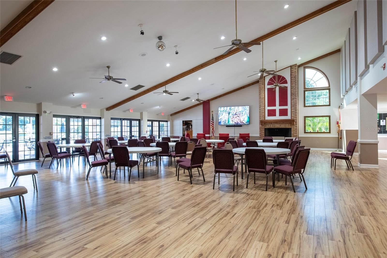Heritage Lake Grand Room - 9545 DANVILLE CT #42, NEW PORT RICHEY