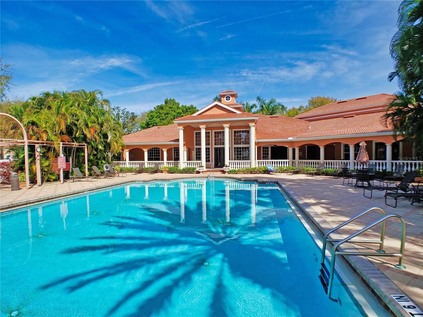 Community Pool - 4138 CENTRAL SARASOTA PKWY #1521, SARASOTA