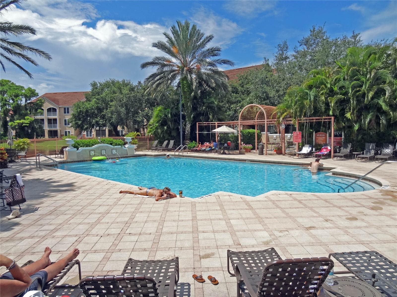 pool - 4138 CENTRAL SARASOTA PKWY #1521, SARASOTA