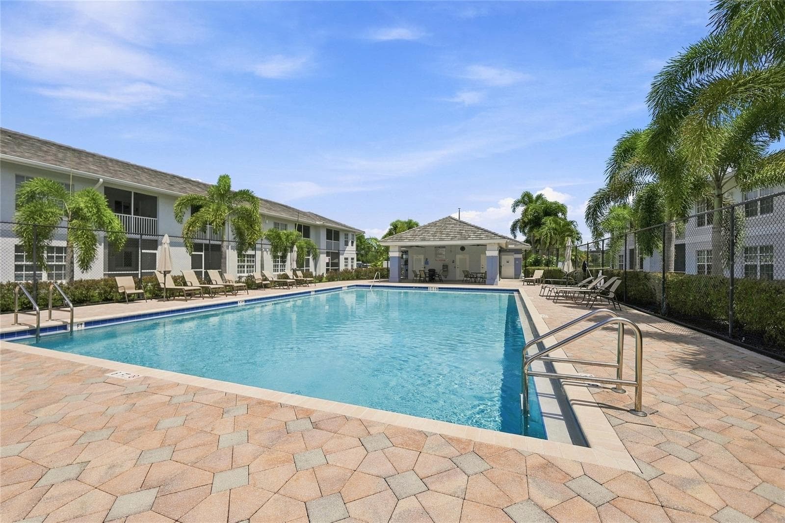 Community swimming pool - 8423 BERNWOOD COVE LOOP #410, FORT MYERS