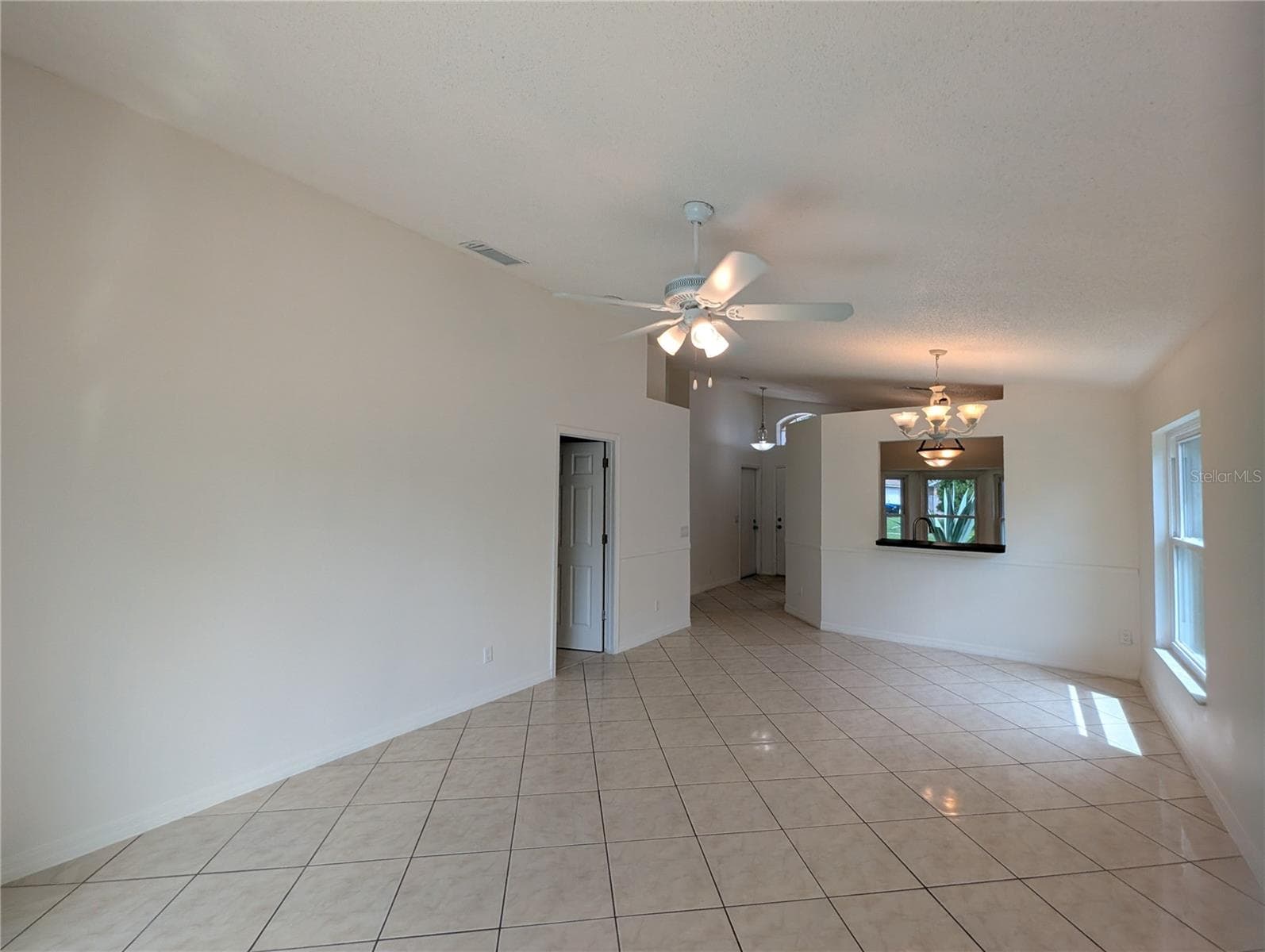Single Family Residence at 970 LITTLE CREEK RD, ORLANDO, photo 4 of 16