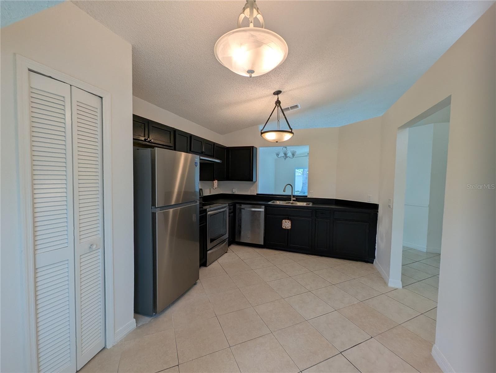 Single Family Residence at 970 LITTLE CREEK RD, ORLANDO, photo 5 of 16