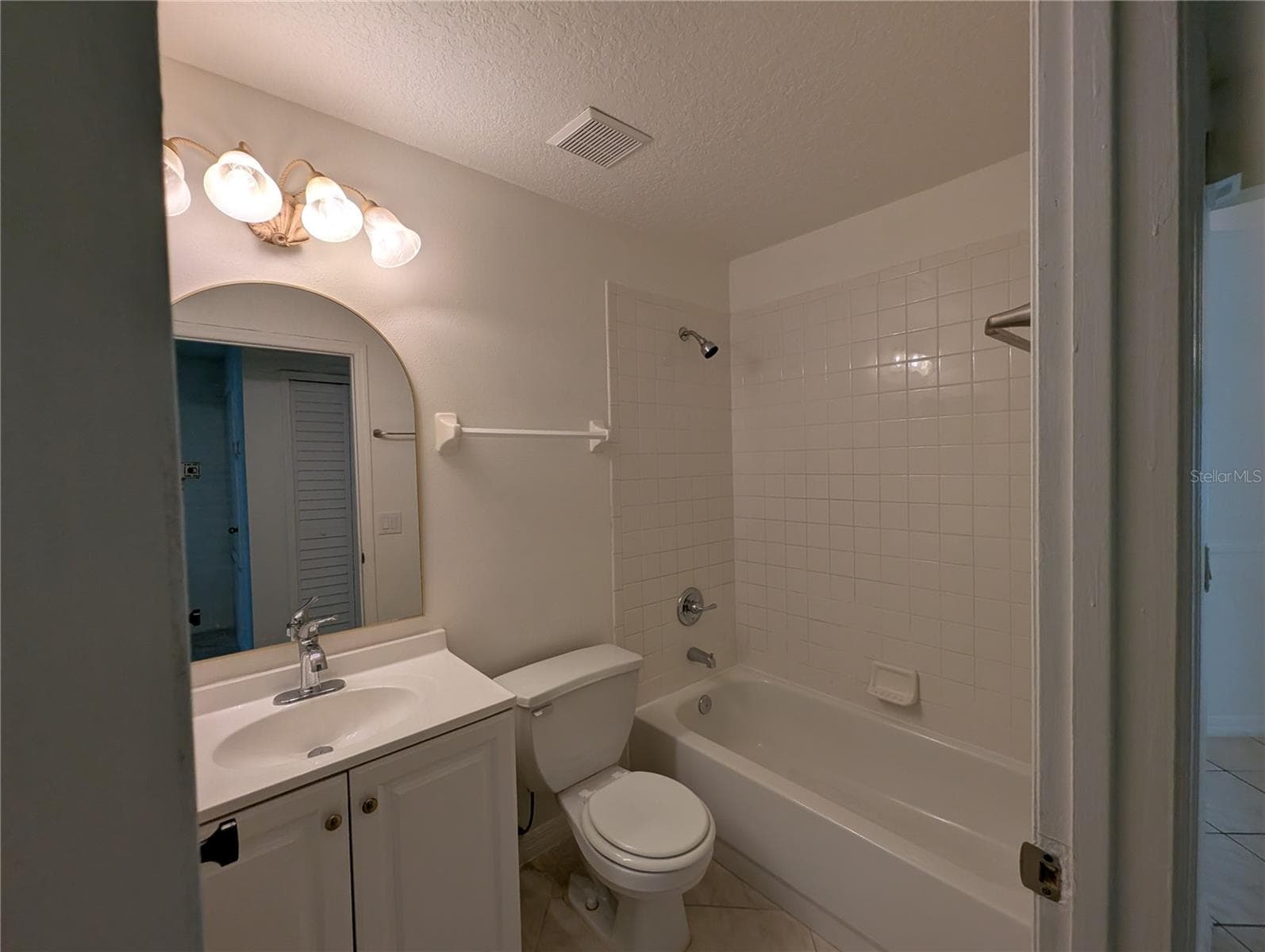 Single Family Residence at 970 LITTLE CREEK RD, ORLANDO, photo 14 of 16