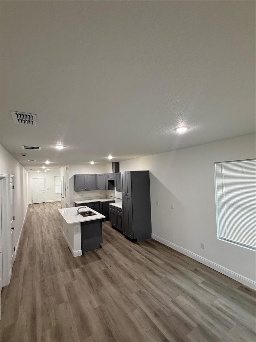 Single Family Residence at 707 W 9TH ST, LAKELAND, photo 9 of 28